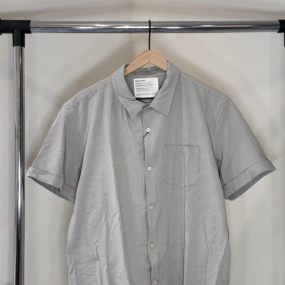 Men's Hybrid Seersucker Short Sleeve Shirt - Grey Tonal Stripe (NWT) - Picture 6 of 8
